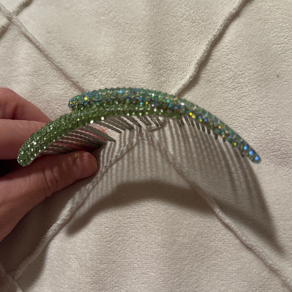 Green Rhinestone Hair Comb - Picture 6 of 9